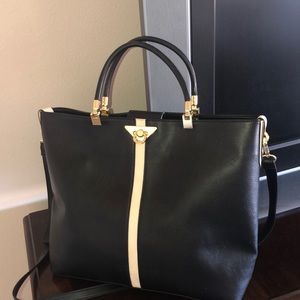 Steve Madden Black Leather Strapped Bag